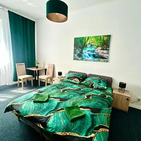 Apartment Jungle Studio New Prywatna Lazienka